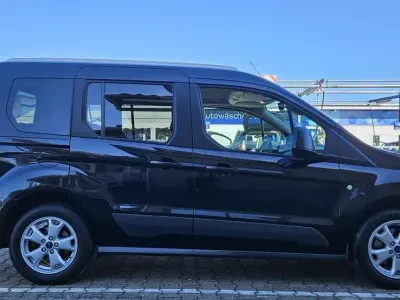 Gebraucht Ford Tourneo Connect Trend 116 PS (85 kW) 2014 Pantherschwarz metallic Van / Kleinbus