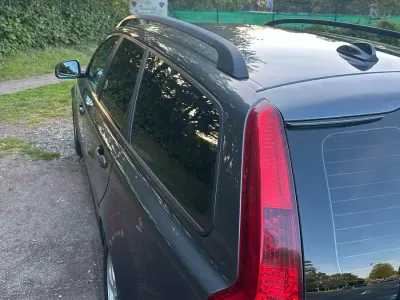 Usado Volvo V50 177 CV (130 kW) 2011 Andere farben Familiar