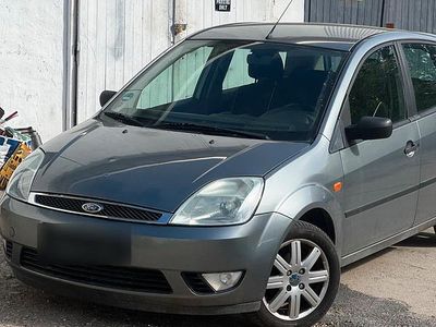 Usata Ford Fiesta 80 CV (58 kW) 2002 Andere farben Utilitaria