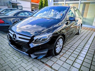 Gebraucht Mercedes B180 109 PS (80 kW) 2016 Schwarz Kleinwagen