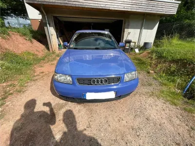 Gebraucht Audi A3 Ambiente 90 PS (66 kW) 1997 Blau Kleinwagen