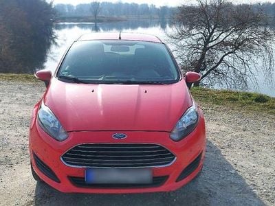 Gebraucht Ford Fiesta SYNC Edition 80 PS (58 kW) 2013 Rot Kleinwagen