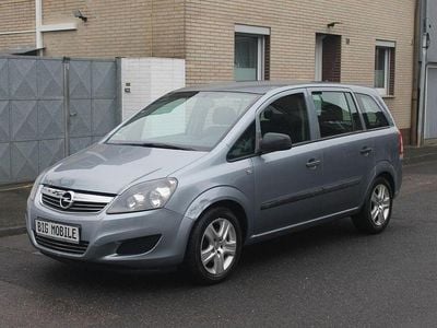 Silber Gebraucht 2011 Opel Zafira Selection Van / Kleinbus | 3.990 € (Fairer Preis)