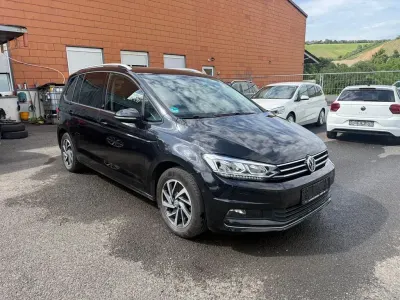 Gebraucht VW Touran Sound 150 PS (110 kW) 2017 Schwarz Van / Kleinbus
