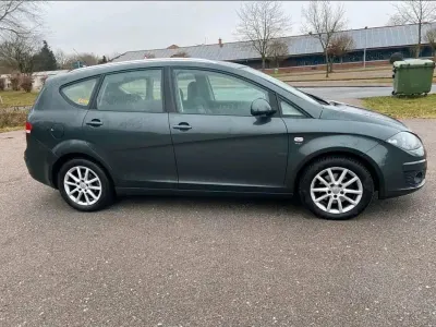 Używany Seat Altea XL 160 KM (117 kW) 2010 Andere farben Minivan