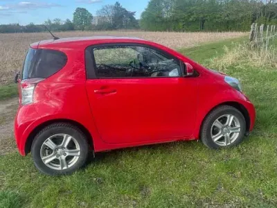 Brugt Toyota iQ 68 HK (50 kW) 2011 Rød Hatchback