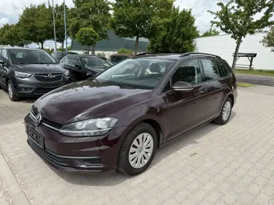 Gebraucht VW Golf VII Trendline 110 PS (80 kW) 2017 Black rubin Kombi