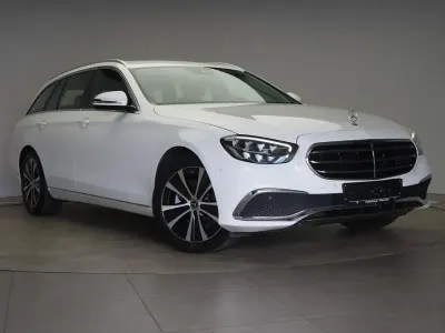 Gebraucht Mercedes E220 Exclusive 200 PS (147 kW) 2022 Weiß Limousine