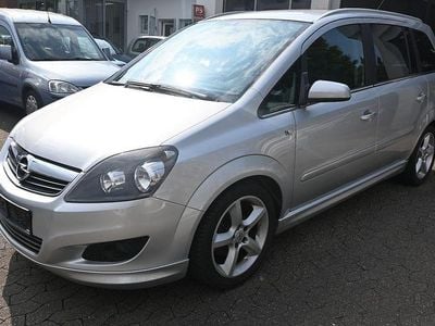 Grau Gebraucht 2008 Opel Zafira Sport Van / Kleinbus | 4.998 € (Etwas zu teuer)