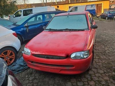 Rot Gebraucht 1994 Ford Escort Limousine | 750 €