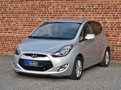 Silber Gebraucht 2015 Hyundai ix20 Kleinwagen | 6.600 € (Fairer Preis)