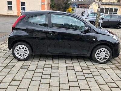 Gebraucht Toyota Aygo 70 PS (51 kW) 2020 Schwarz Kleinwagen