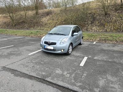 Gebraucht Toyota Yaris Sol 87 PS (63 kW) 2005 Grau Kleinwagen