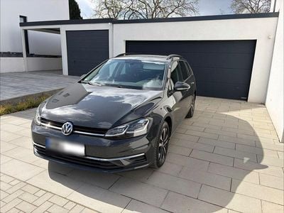 Gebraucht VW Golf VII United 150 PS (110 kW) 2020 Grau Kombi