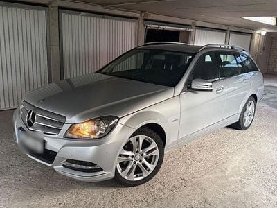 Gebraucht Mercedes C180 156 PS (114 kW) 2011 Silber Kombi