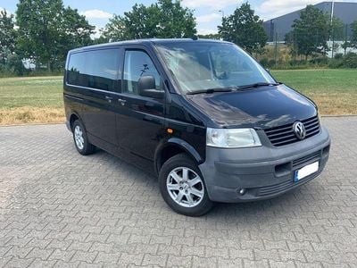 Begagnad VW Caravelle 131 HK (96 kW) 2006 Svart Van