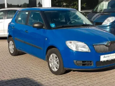 Gebraucht Skoda Fabia 60 PS (44 kW) 2010 Blau Kleinwagen