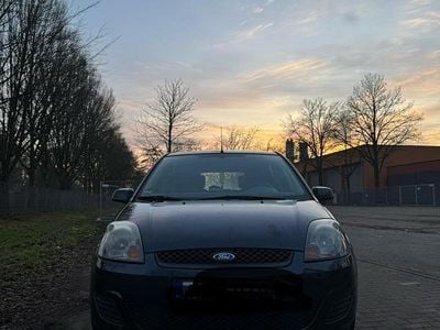 Usata Ford Fiesta 80 CV (58 kW) 2008 Grigio Utilitaria