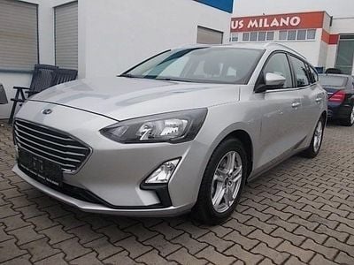 Używany Ford Focus Cool & Connect 101 KM (74 kW) 2020 Srebrny Sedan/Limuzyna