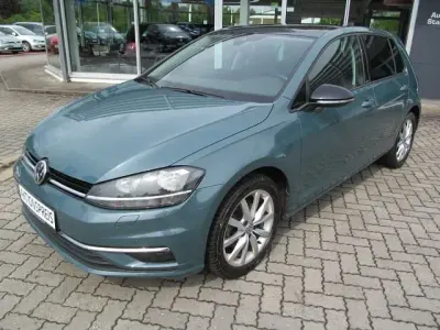 Gebraucht VW Golf VII IQ Drive 116 PS (85 kW) 2019 Blau Limousine