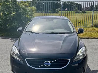 Gebraucht Volvo V40 150 PS (110 kW) 2014 Schwarz Kleinwagen