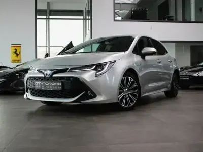 Gebraucht Toyota Corolla Hybrid Team 122 PS (89 kW) 2021 Silber Limousine