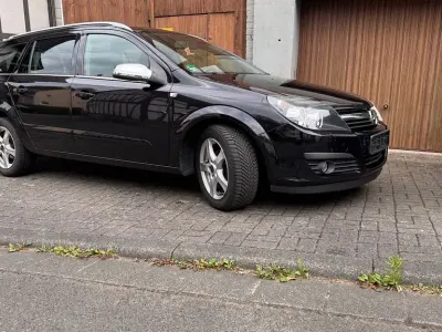 Gebraucht Opel Astra Sport 105 PS (77 kW) 2006 Schwarz Limousine
