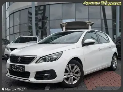 Gebraucht Peugeot 308 Active 110 PS (80 kW) 2021 Weiss Limousine