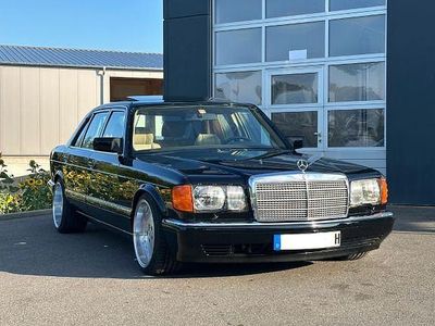 Gebraucht Mercedes 560 299 PS (219 kW) 1988 Schwarz Limousine