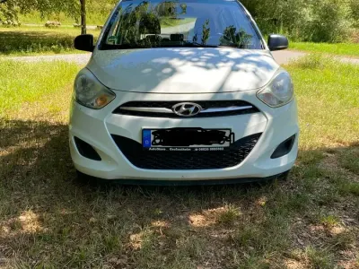 Gebraucht Hyundai i10 69 PS (50 kW) 2011 Weiß Kleinwagen