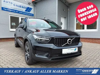Käytetty Volvo XC40 R-Design 197 HP (144 kW) 2022 Musta Katumaasturi