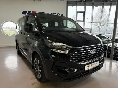 Second-hand Ford Tourneo Titanium 170 CP (125 kW) 2025 Negru Monovolum