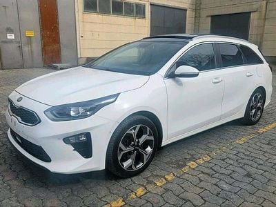 Gebraucht Kia Ceed Sportswagon Platinum Edition 140 PS (102 kW) 2018 Weiß Kombi