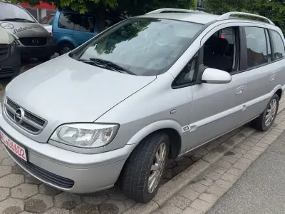 Gebraucht Opel Zafira Njoy 101 PS (74 kW) 2005 Silber Van / Kleinbus