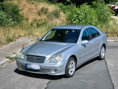 Gebraucht Mercedes C220 150 PS (110 kW) 2004 Silber Limousine