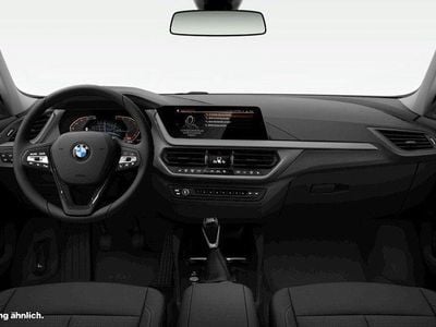 Schwarz Gebraucht 2022 BMW 118 Advantage Kleinwagen | 23.501 € (Fairer Preis)