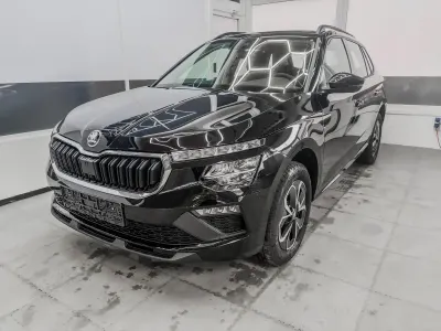 Neu Skoda Kamiq Easy 115 PS (84 kW) 2026 Schwarz metallic SUV