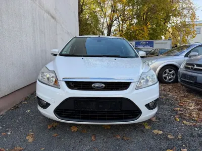 Gebraucht Ford Focus Viva 101 PS (74 kW) 2010 Weiß Limousine
