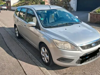 Gebraucht Ford Focus 80 PS (58 kW) 2009 Silber Kombi