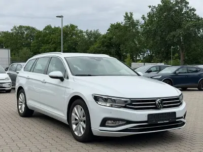 Gebraucht VW Passat Business 150 PS (110 kW) 2023 Weiß Kombi