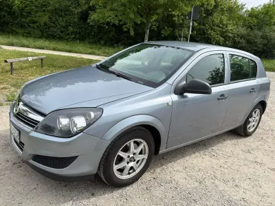 Gebraucht Opel Astra Innovation 90 PS (66 kW) 2009 Grau Limousine