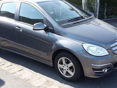Gebraucht Mercedes B160 Sport 95 PS (69 kW) 2010 Grau metallic Van / Kleinbus