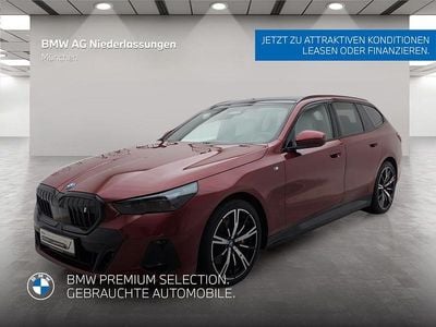 Rot Gebraucht 2025 BMW i5 M Sport Kombi | 65.101 € (Fairer Preis)