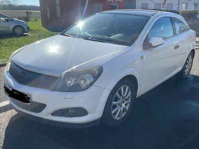 Gebraucht Opel Astra GTC Selection 116 PS (85 kW) 2009 Weiß Limousine
