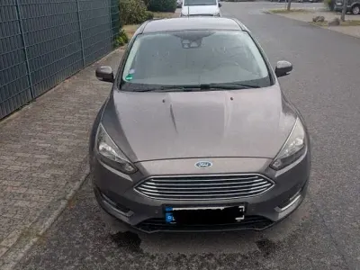 Gebraucht Ford Focus Titanium 150 PS (110 kW) 2015 Grau Limousine