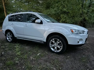 Brugt Mitsubishi Outlander 160 HK (117 kW) 2012 Hvid SUV