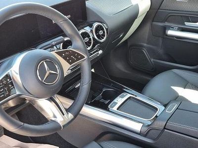 Usata Mercedes B200 150 CV (110 kW) 2024 Grigio Monovolume
