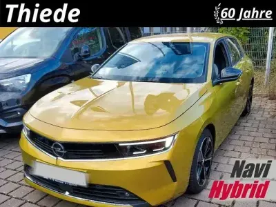 Gebraucht Opel Astra Elegance 181 PS (133 kW) 2022 Kult gelb metallic Kleinwagen