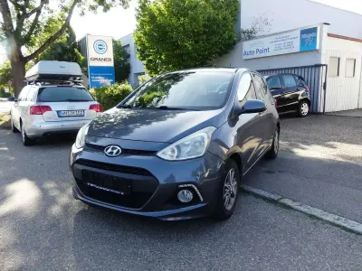 Gebraucht Hyundai i10 Intro Edition 67 PS (49 kW) 2014 Star dust / met Kleinwagen