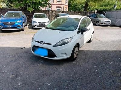 Usata Ford Fiesta 69 CV (50 kW) 2012 Bianco Utilitaria